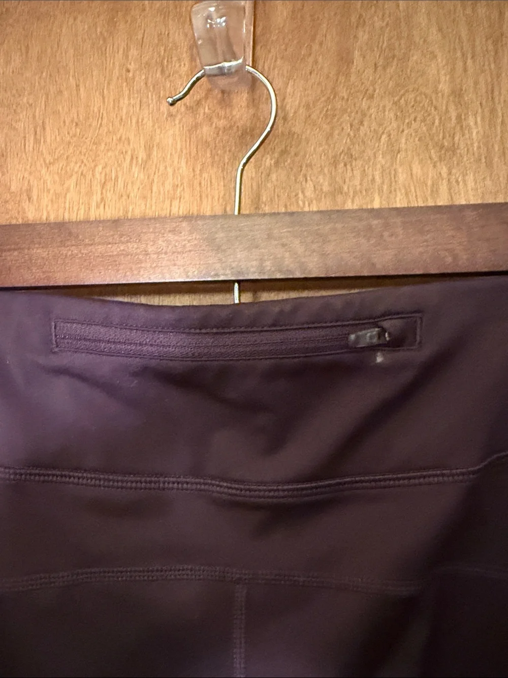 Nike Women’s Burgundy Performance Leggings Reflective Swoosh zipper waist pocket